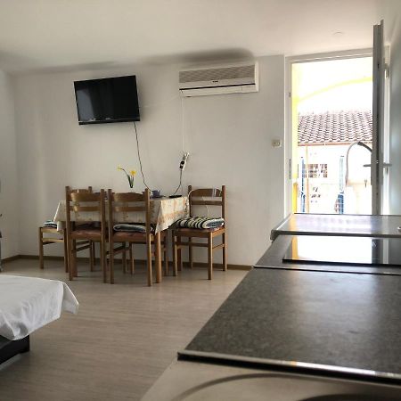 Apartments Marija Vir Ngoại thất bức ảnh